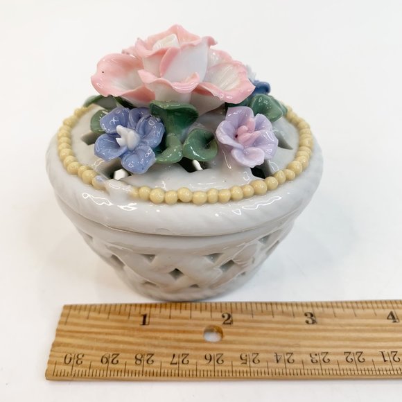Vintage Trinket Box Applied Rose Flowers Reticulated Lattice Basket Jewelry Ring - Picture 9 of 10